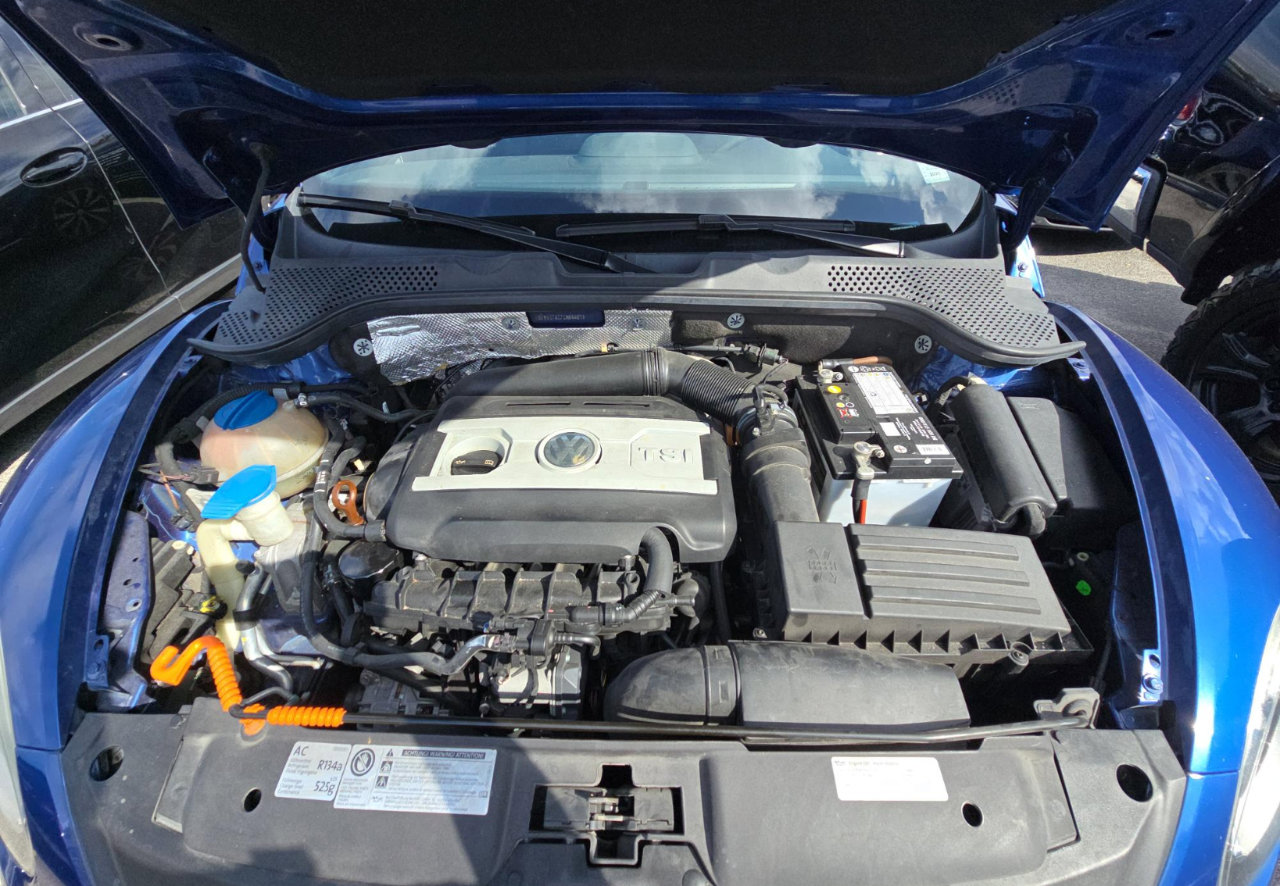 Used 2012 Volkswagen Beetle 2.0T image 18