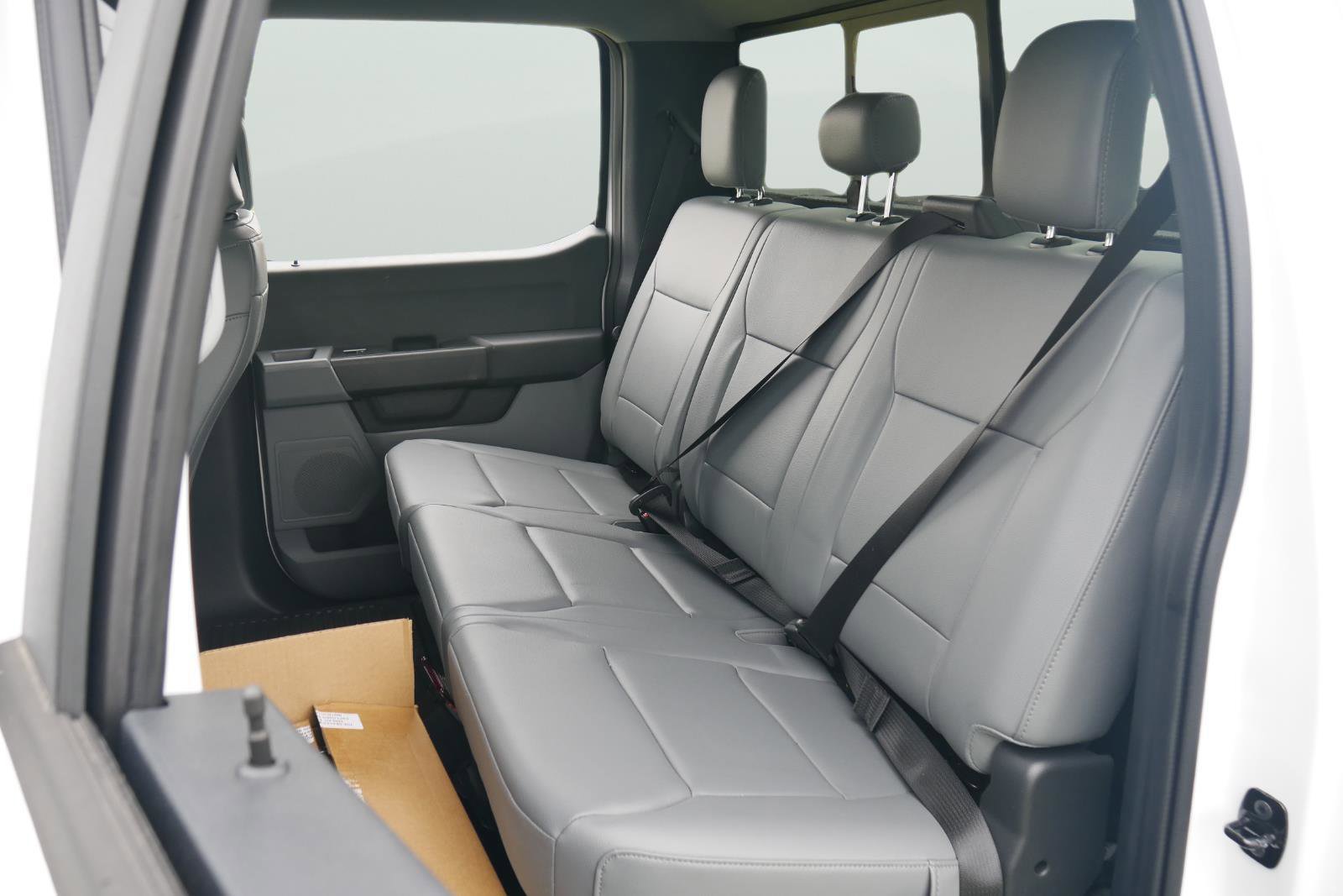 New 2025 Ford F250 XL w/ XL Chrome Package image 19