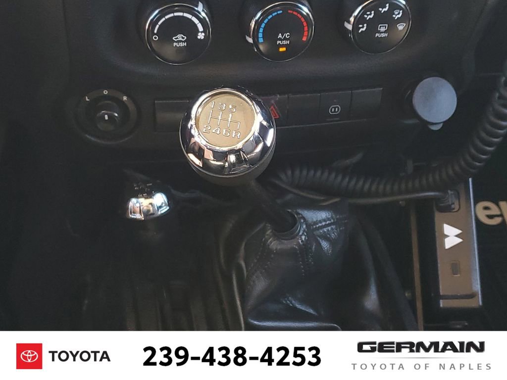 Used 2012 Jeep Wrangler Unlimited Rubicon w/ Dual Top Group image 27