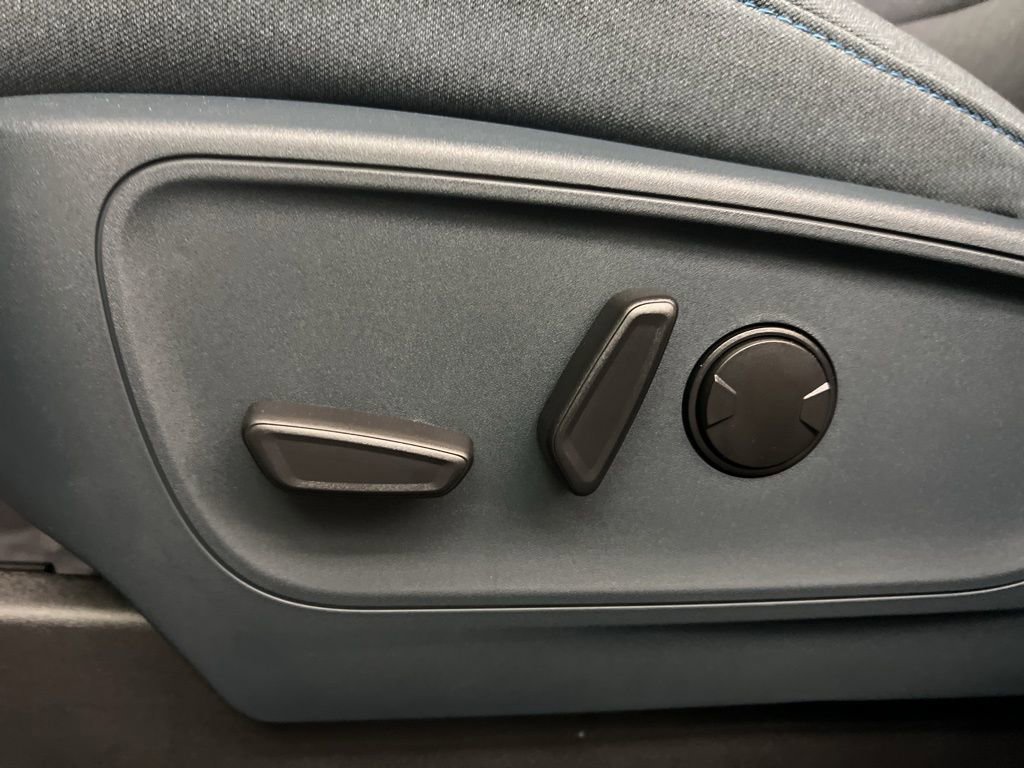 New 2025 Ford Maverick XLT w/ XLT Luxury Package image 24