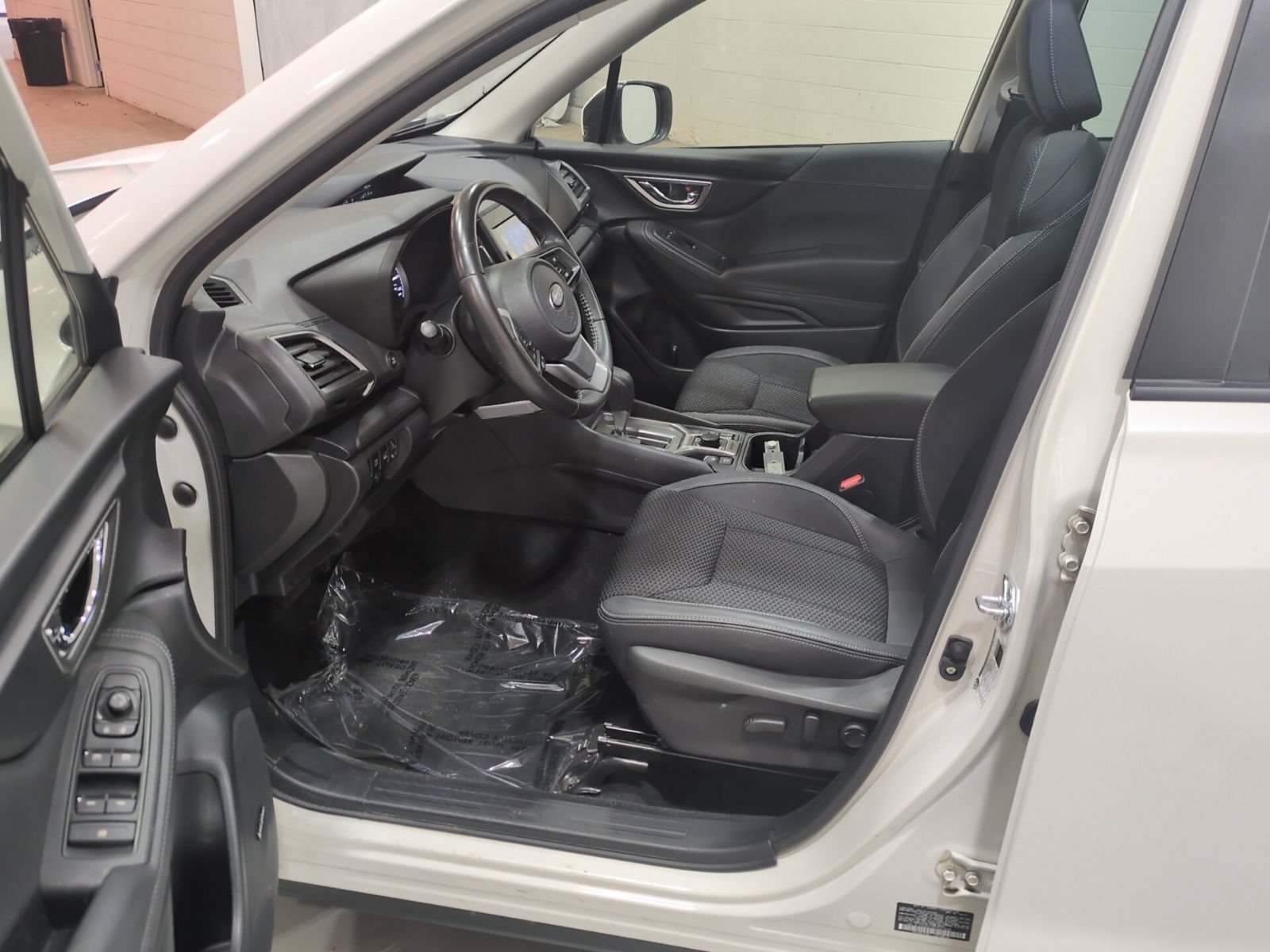 Certified 2023 Subaru Forester Premium AWD/4WD image 16