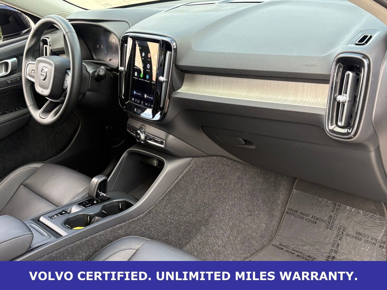 Certified 2025 Volvo XC40 B5 Core image 36