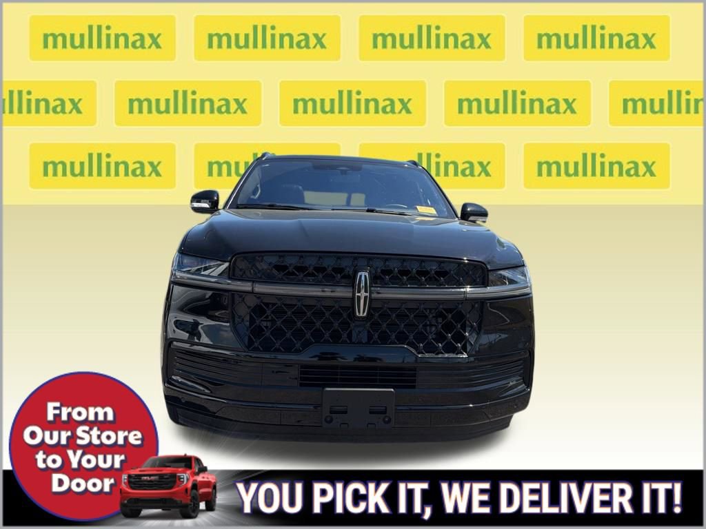 Used 2025 Lincoln Navigator Reserve w/ Jet Appearance Package image 2