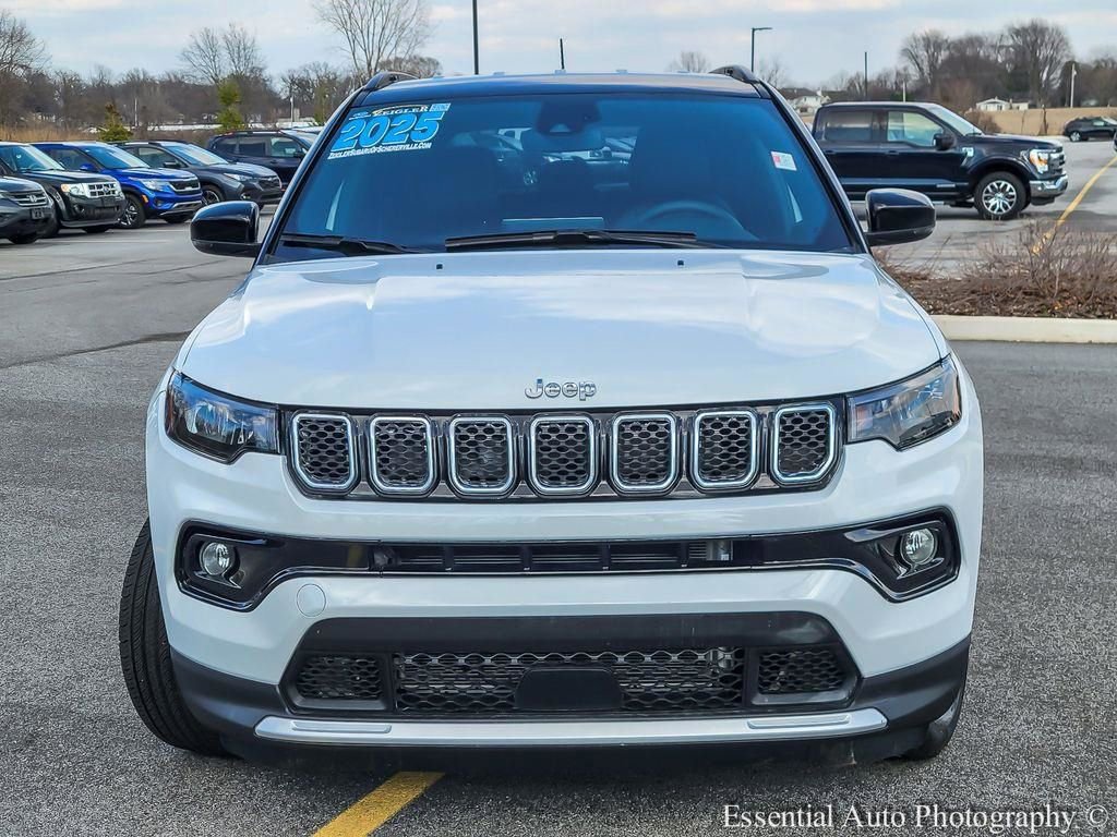 Used 2025 Jeep Compass Limited AWD/4WD image 4