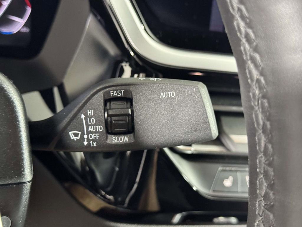 Used 2025 BMW Z4 M40i w/ Edition RWD image 24