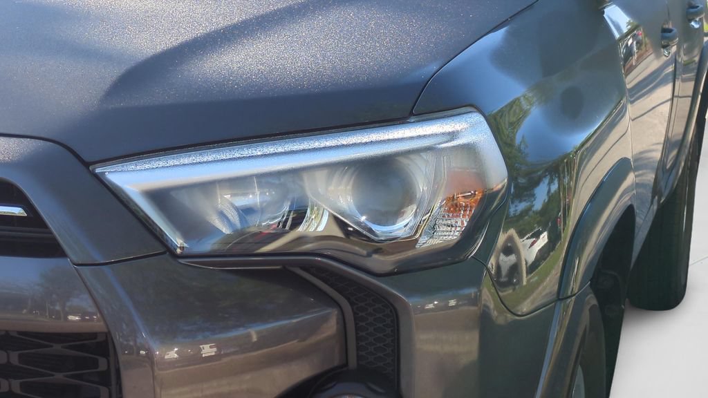 Used 2023 Toyota 4Runner SR5 Premium w/ Moonroof Package AWD/4WD image 25