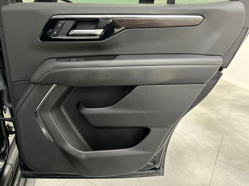 Used 2025 Chevrolet Tahoe LT image 18