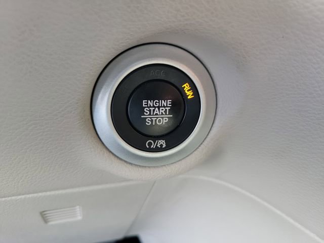 Used 2018 Chrysler Pacifica Touring-L image 24