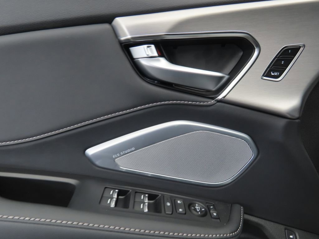 Used 2025 Acura RDX w/ Technology Package image 26