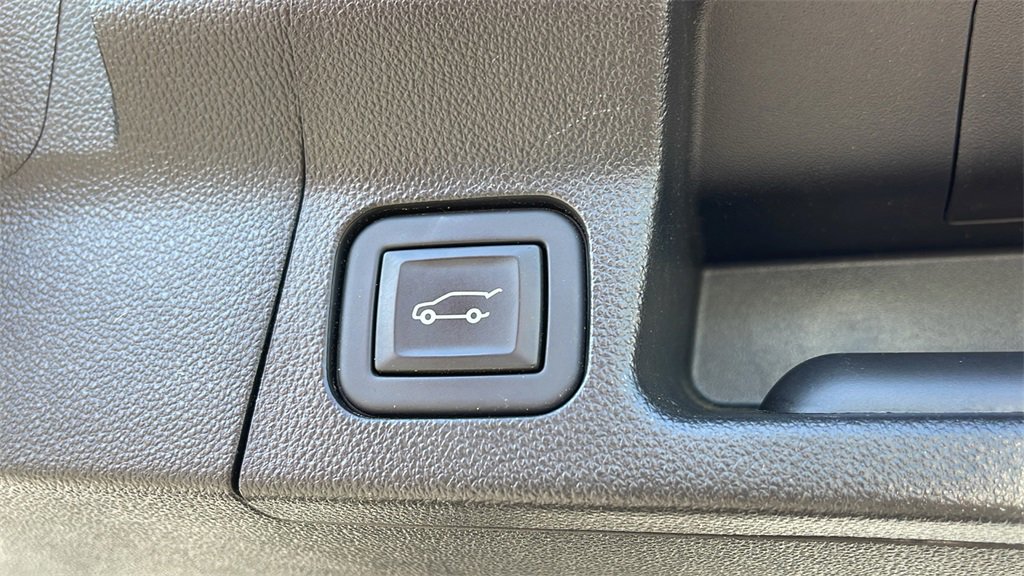 Used 2023 GMC Acadia AT4 w/ Technology Package image 28