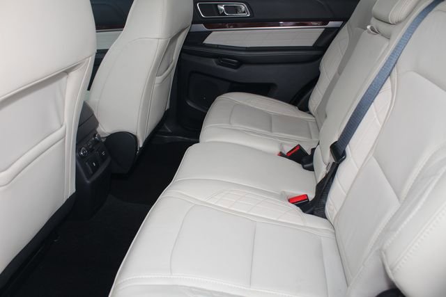 Used 2019 Ford Explorer Platinum image 25