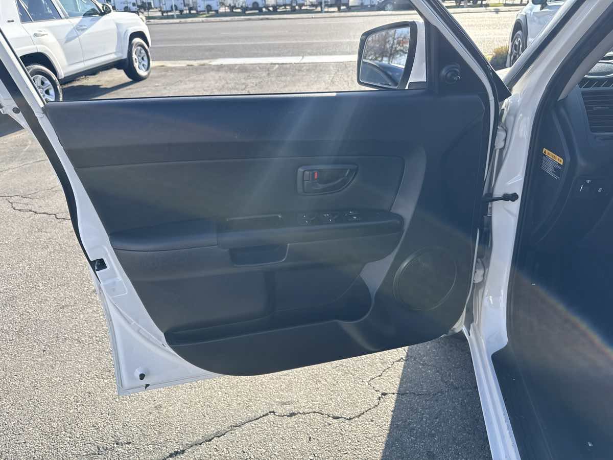 Used 2013 Kia Soul FWD image 11