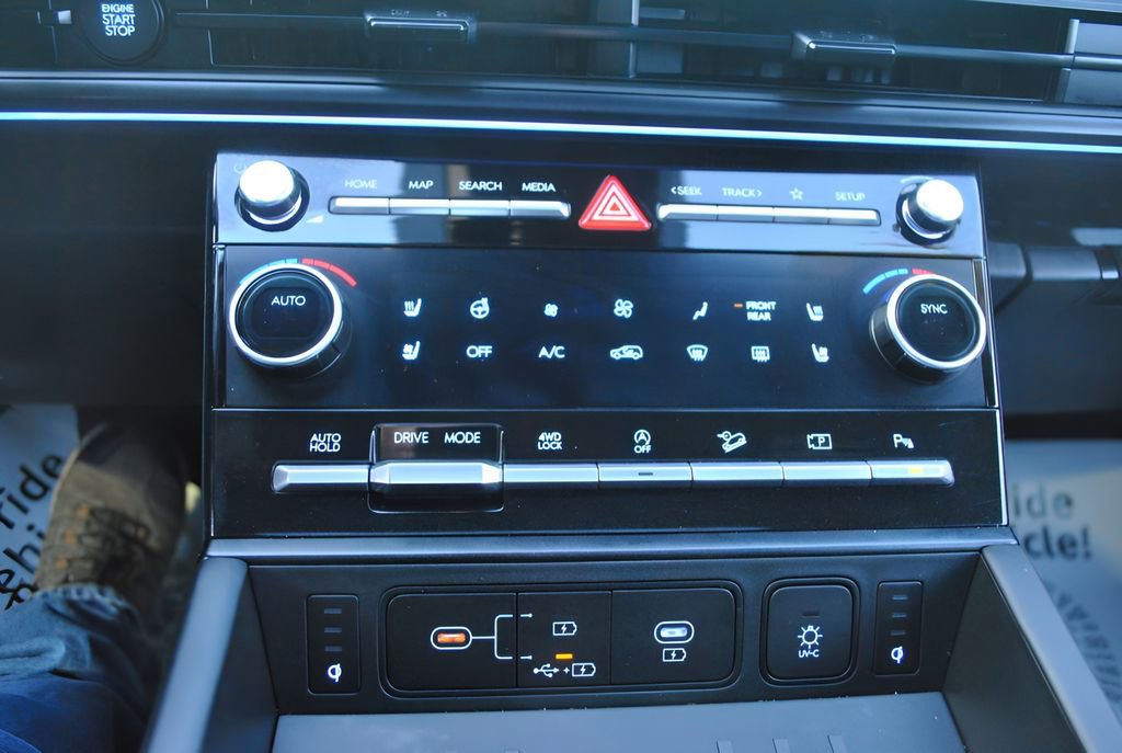 Used 2024 Hyundai Santa Fe Calligraphy image 24