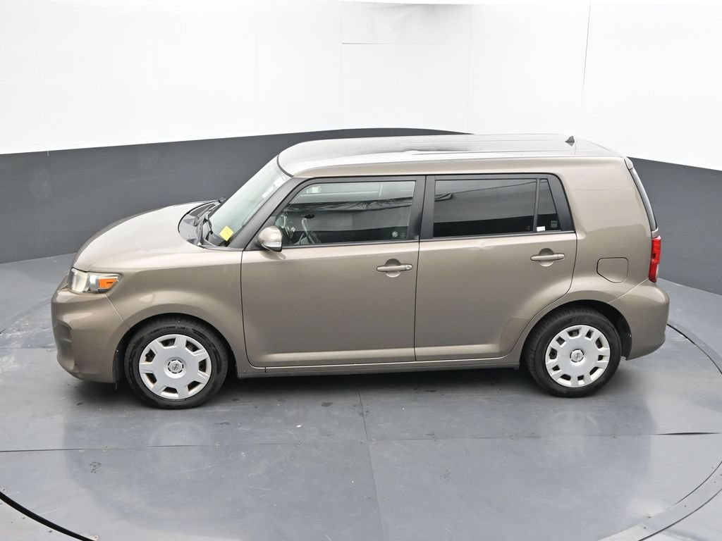 Used 2011 Scion xB FWD image 16
