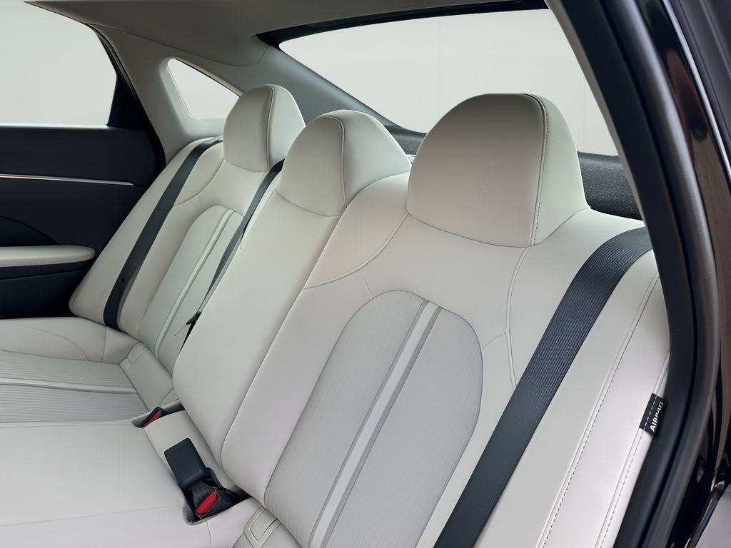 Used 2025 Hyundai Sonata SE image 27