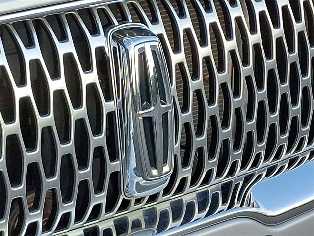 Used 2022 Lincoln Nautilus Reserve image 32