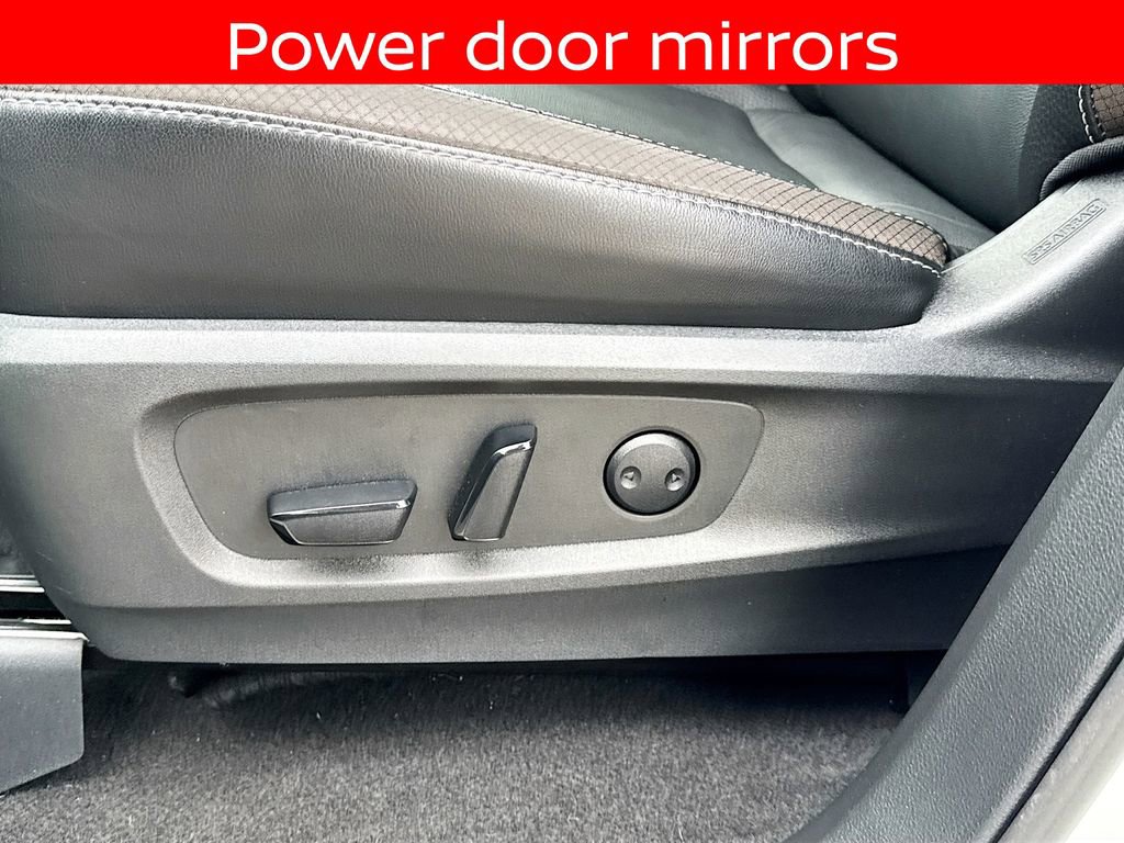 Used 2023 Nissan Pathfinder SL w/ Black Appearance Package FWD image 18
