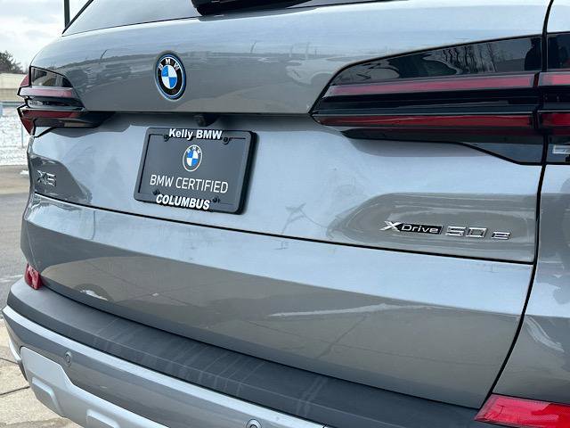 Certified 2024 BMW X5 xDrive50e w/ Premium Package image 11