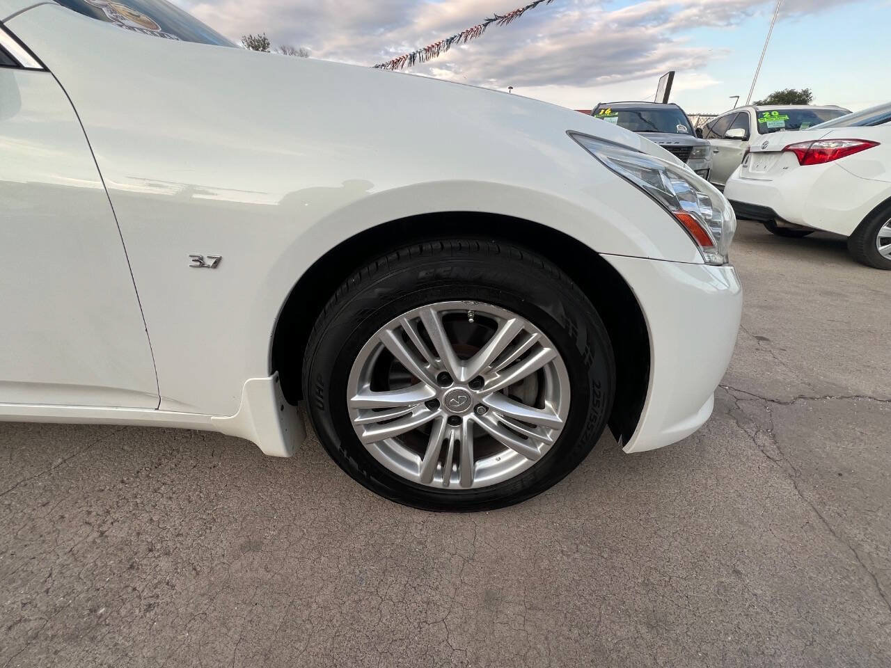 Used 2015 INFINITI Q40 AWD w/ Navigation Package image 8