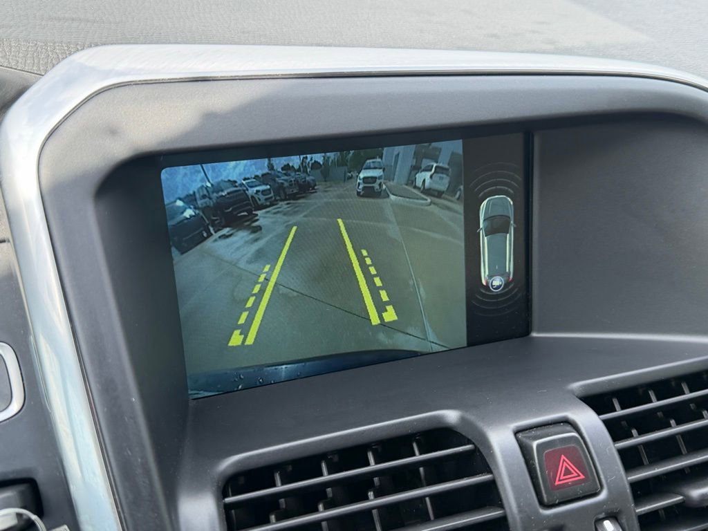 Used 2016 Volvo XC60 T6 w/ Climate Package image 20