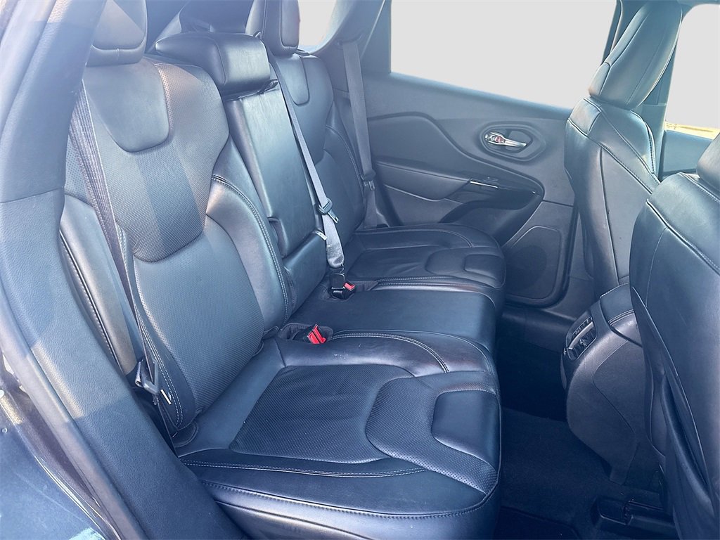 Used 2023 Jeep Cherokee Altitude Lux image 25