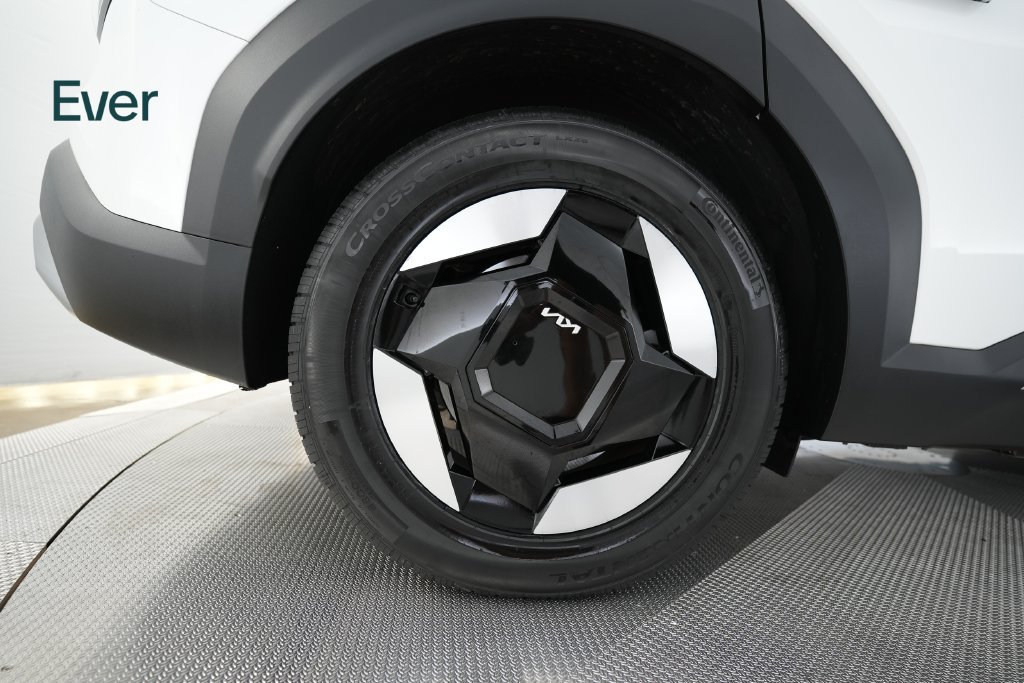 Used 2024 Kia EV9 Light Long Range RWD image 21