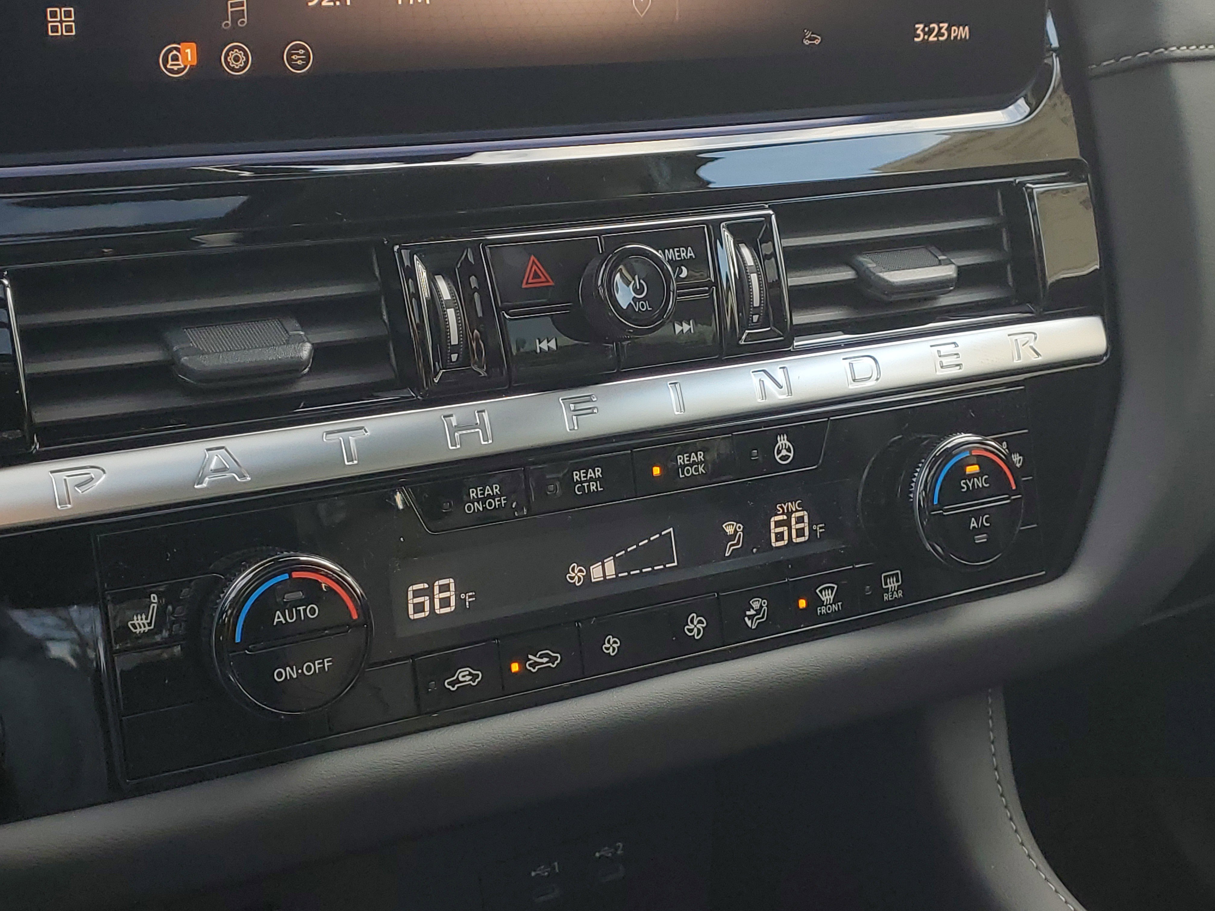 New 2026 Nissan Pathfinder SL w/ SL Premium Package image 18