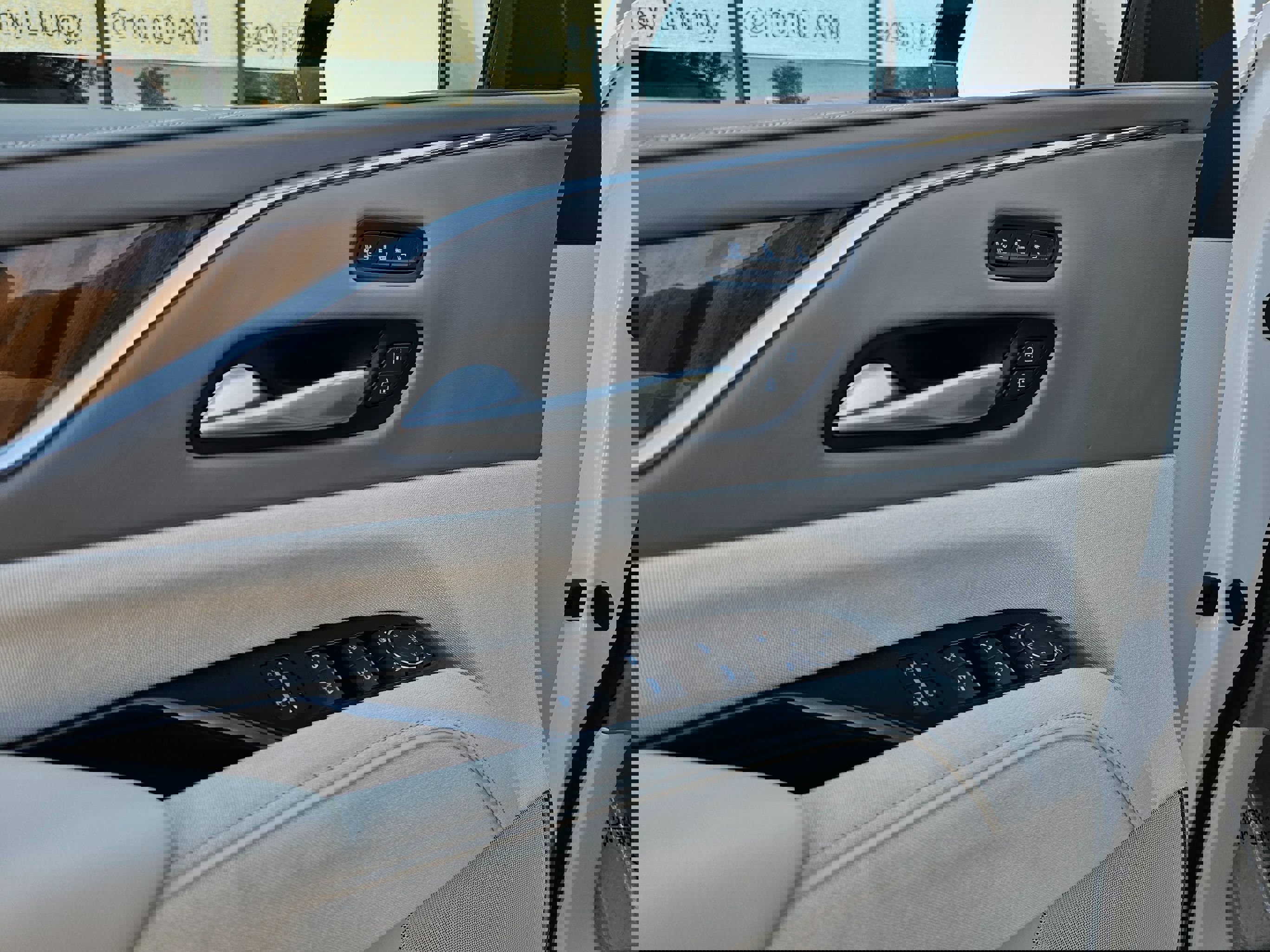 Used 2024 Cadillac Escalade Sport Platinum w/ Heavy-Duty Trailer Package image 30