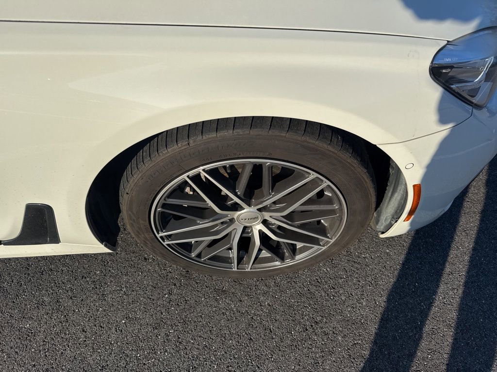 Used 2018 BMW 740i xDrive image 10