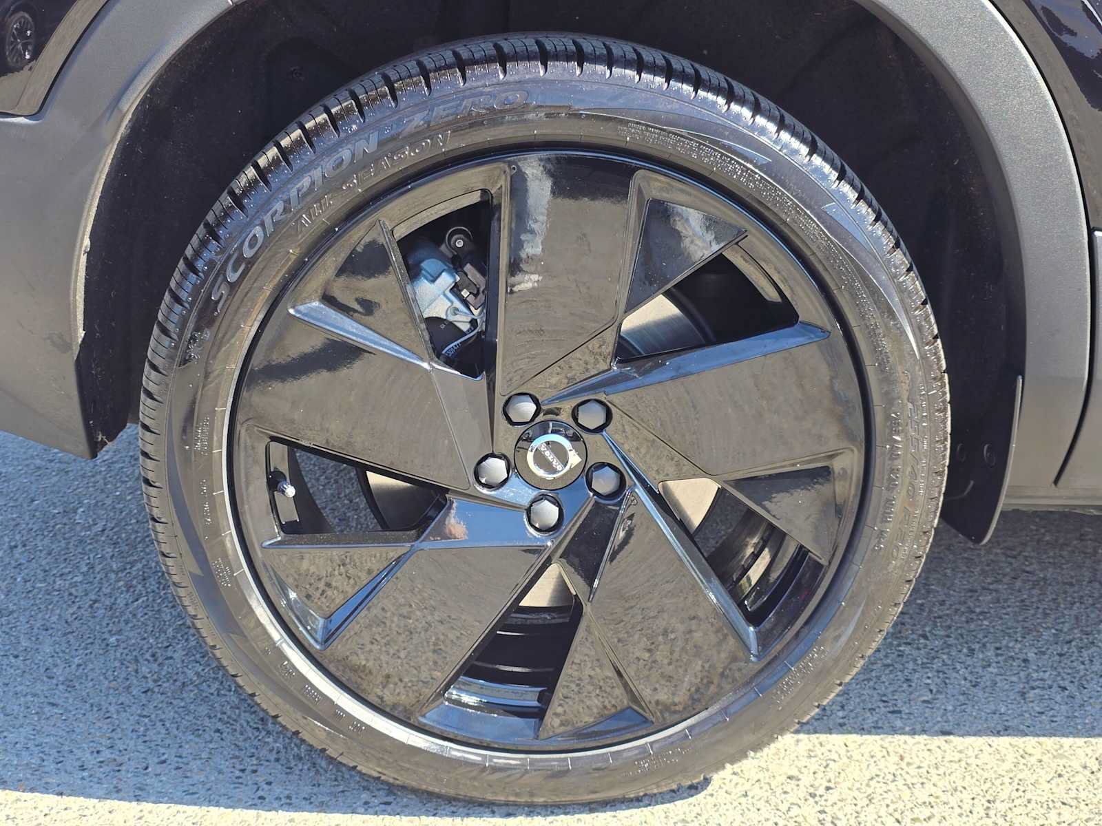 Certified 2023 Volvo C40 P8 Recharge Ultimate AWD/4WD image 10