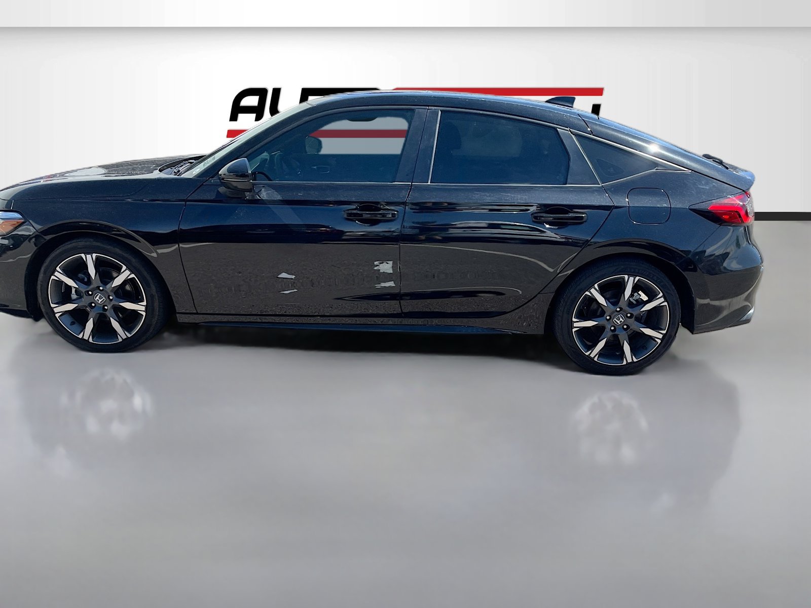 Used 2025 Honda Civic Sport Touring image 4