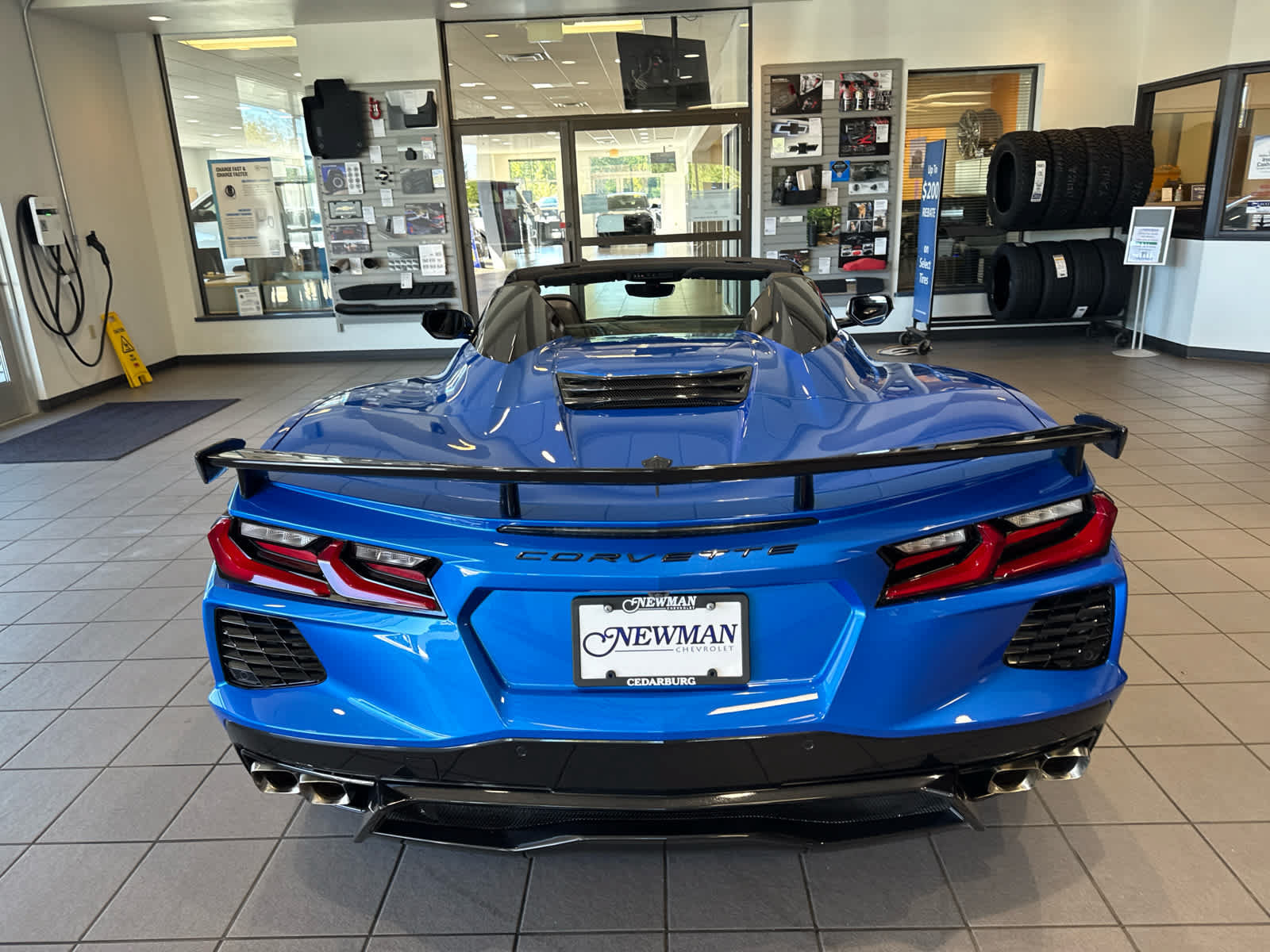Used 2025 Chevrolet Corvette Stingray Preferred Conv w/ Z51 Performance Package RWD image 14