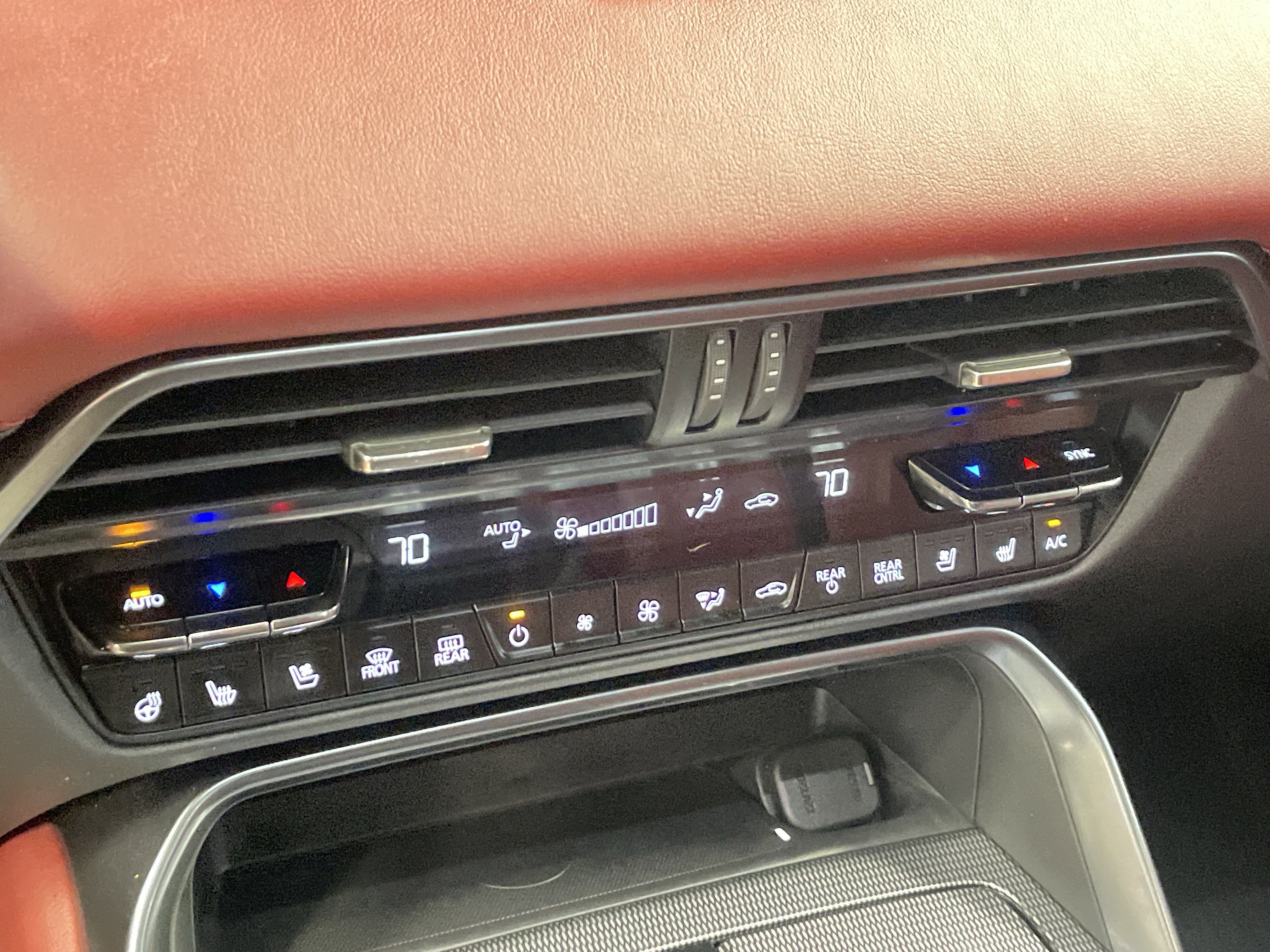 Used 2025 MAZDA CX-70 3.3 Turbo S w/ Premium Package image 25