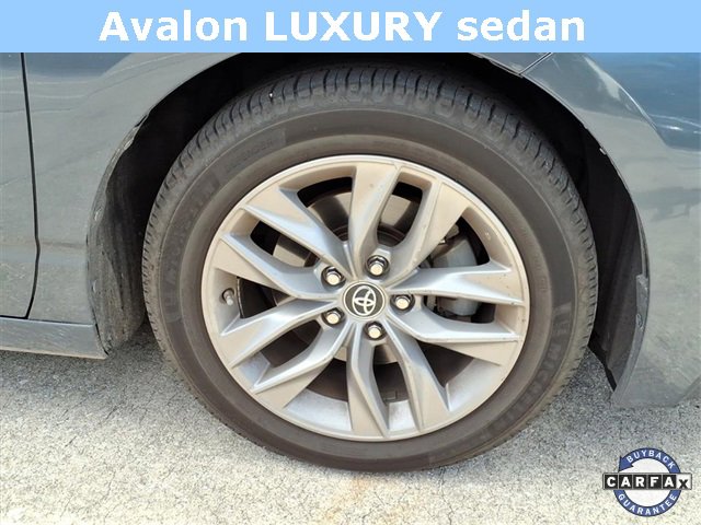 Used 2019 Toyota Avalon XLE image 11