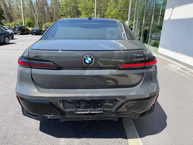 New 2026 BMW 740i xDrive w/ Premium Package AWD/4WD image 8
