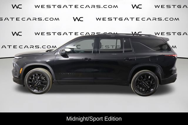 Used 2025 Chevrolet Traverse LT w/ Midnight/Sport Edition image 5