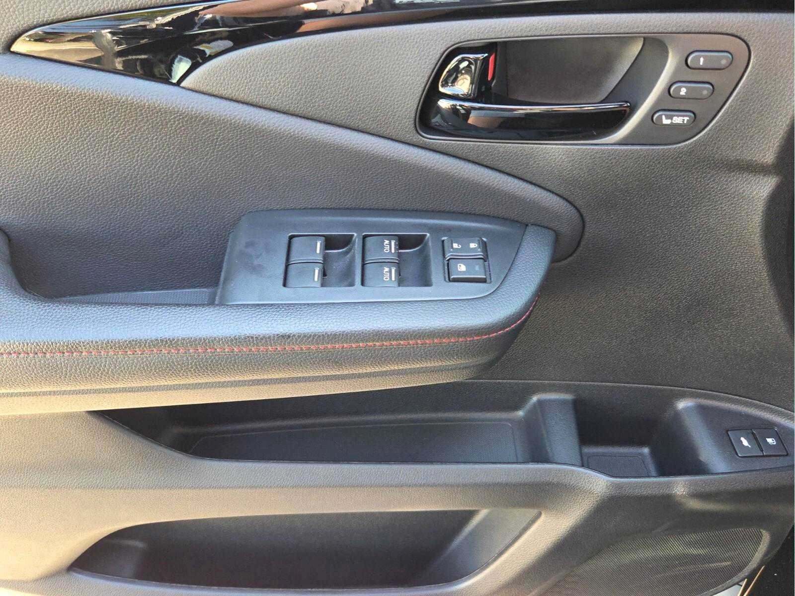 Used 2025 Honda Passport Black Edition image 33