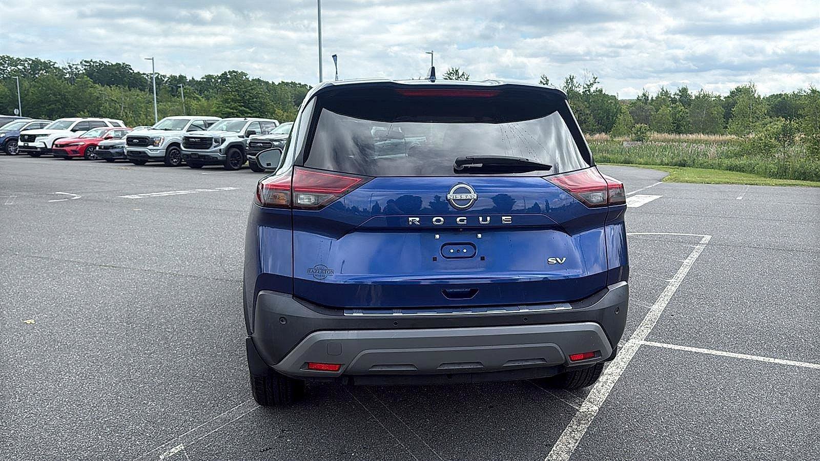 Used 2022 Nissan Rogue SV FWD image 8