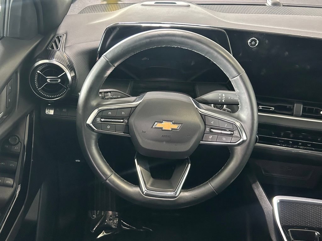 Used 2025 Chevrolet Equinox LT FWD image 9