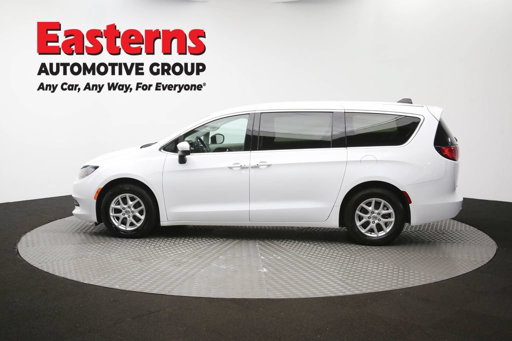 Used 2022 Chrysler Voyager LX FWD image 59