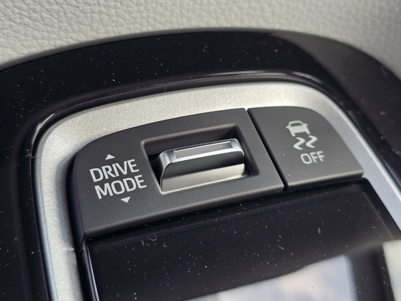 New 2026 Toyota Corolla XSE FWD image 5