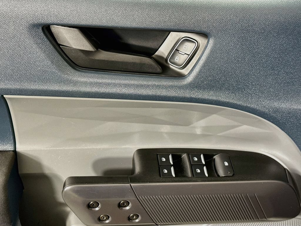 Used 2024 Ford Maverick XL FWD image 21