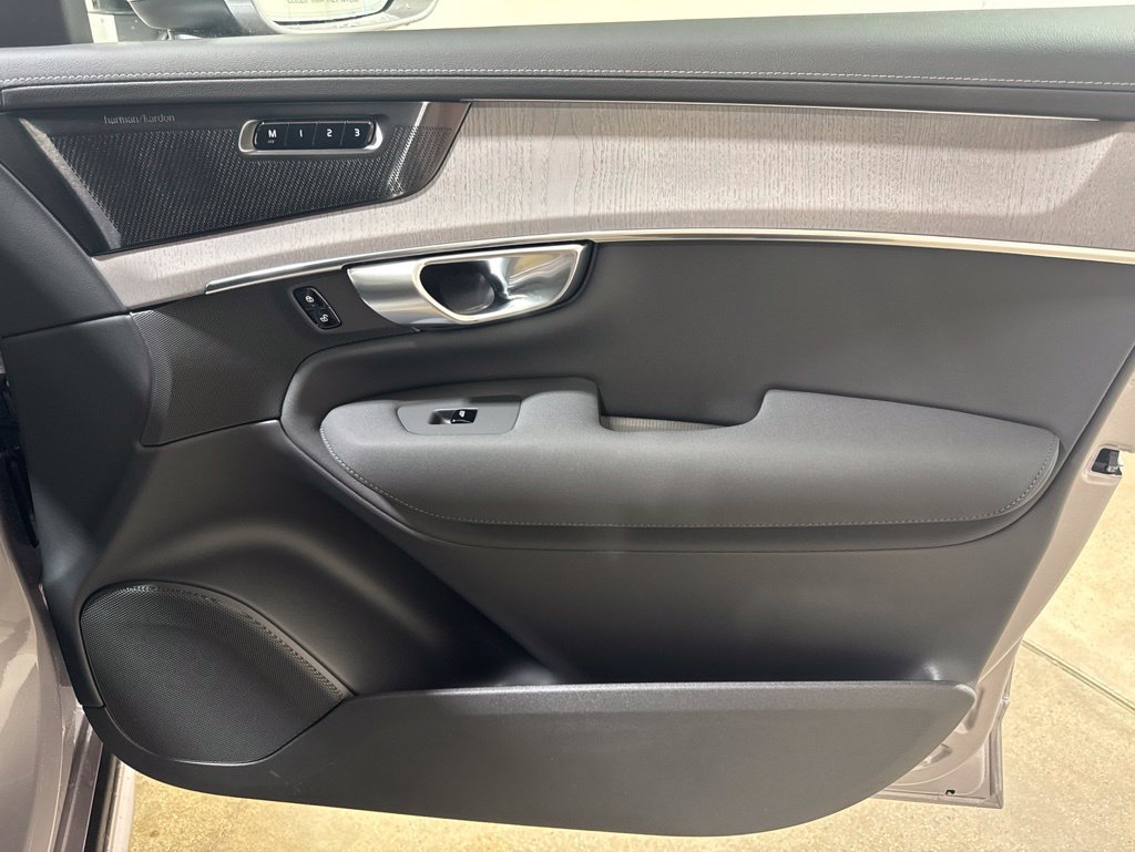 New 2026 Volvo XC90 B6 Ultra w/ Protection Package AWD/4WD image 30
