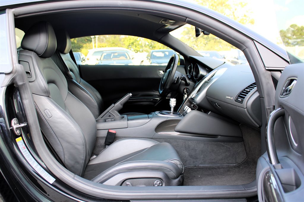 Used 2010 Audi R8 V10 image 19