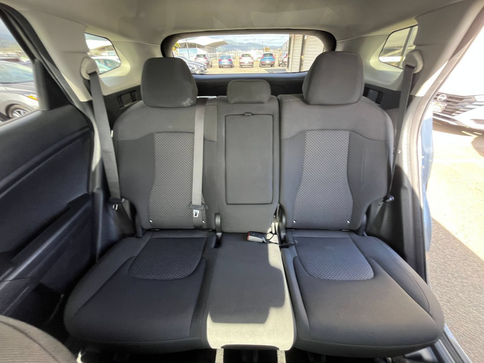 Used 2025 Kia Sportage LX FWD image 36