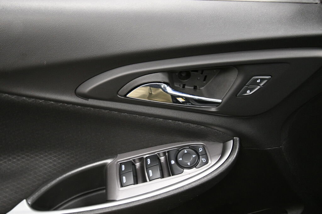 Used 2024 Chevrolet Malibu LT image 12