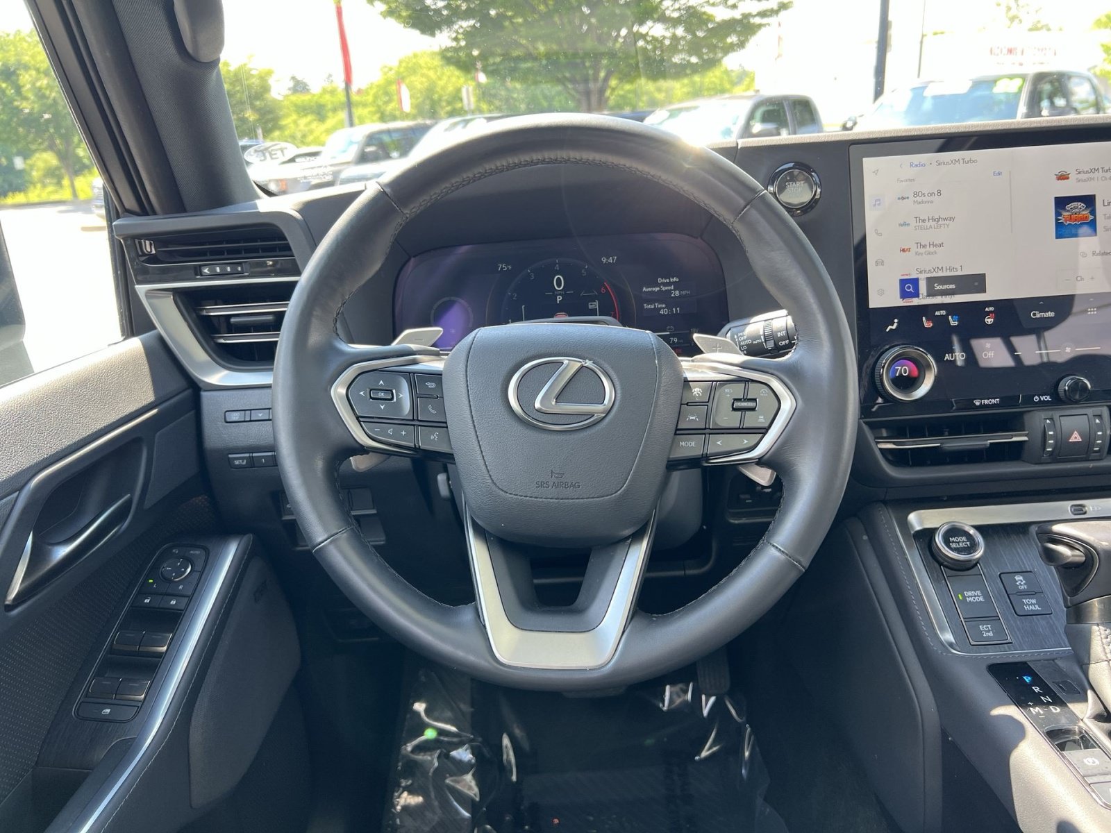 Used 2025 Lexus GX 550 w/ Accessory Package (2T) AWD/4WD image 16
