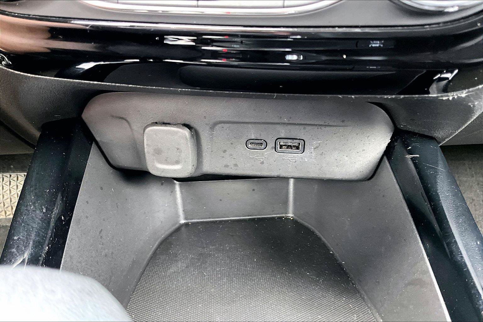 Used 2024 Chevrolet Trax LT w/ Driver Confidence Package FWD image 32
