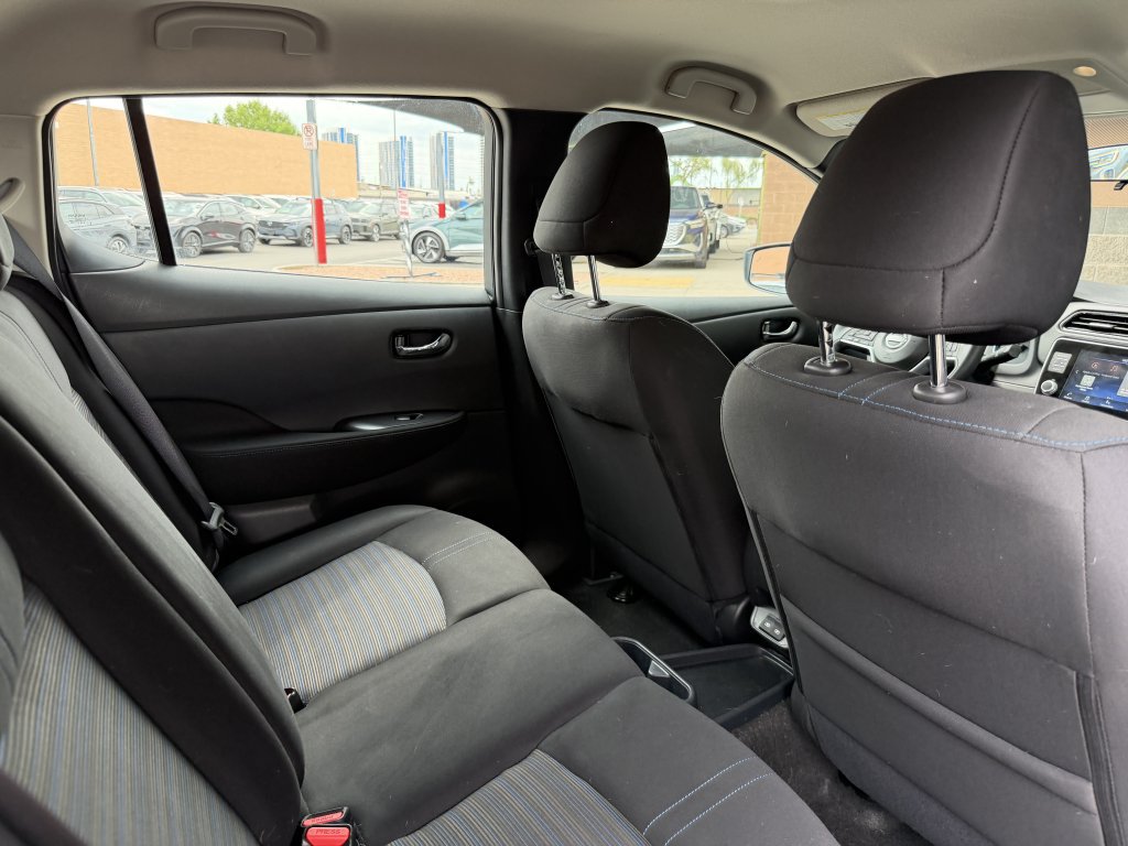 Used 2025 Nissan Leaf S FWD image 34