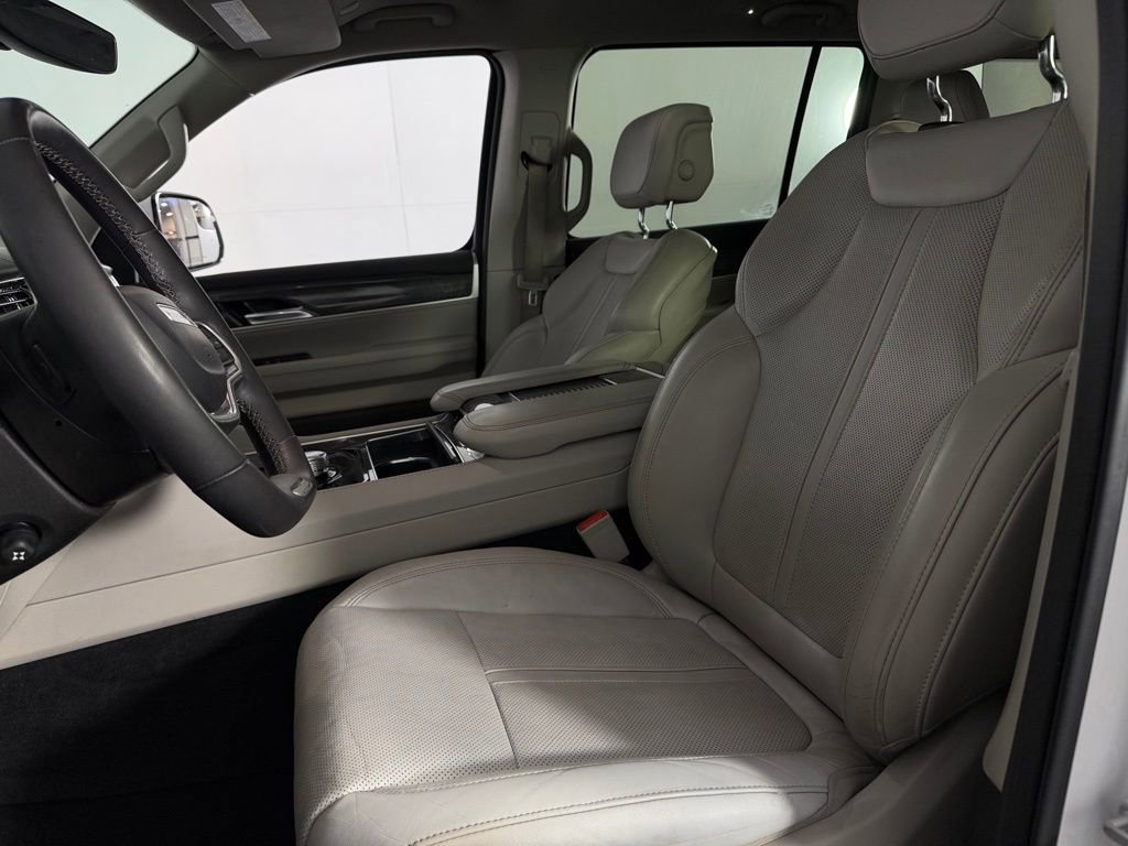 Certified 2022 Jeep Wagoneer Series II image 23